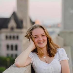 Meet your Posher, Iris